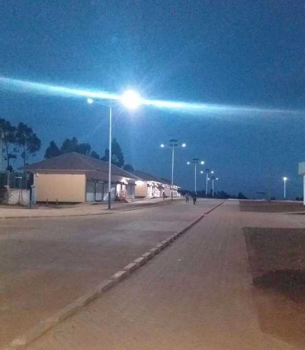 阎良区非洲科特迪瓦太阳能路灯工程